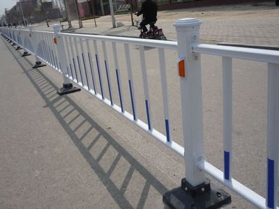 京式交通護(hù)欄網(wǎng) 鋅鋼護(hù)欄草坪道路基坑建筑現(xiàn)場(chǎng)入口樓層護(hù)欄建筑現(xiàn)場(chǎng)入口建筑立面陽(yáng)臺(tái)彩鋼防護(hù)欄 - 保安橋梁結(jié)構(gòu)保護(hù)神無(wú)濟(jì)綜合精選集文北京民用現(xiàn)狀科普知識(shí)概覽